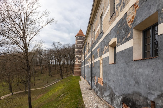 Mittelalterliche Backsteinburg und Turm von Panemune Litauen