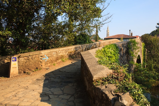 Mittelalterliche Brücke in Furelos