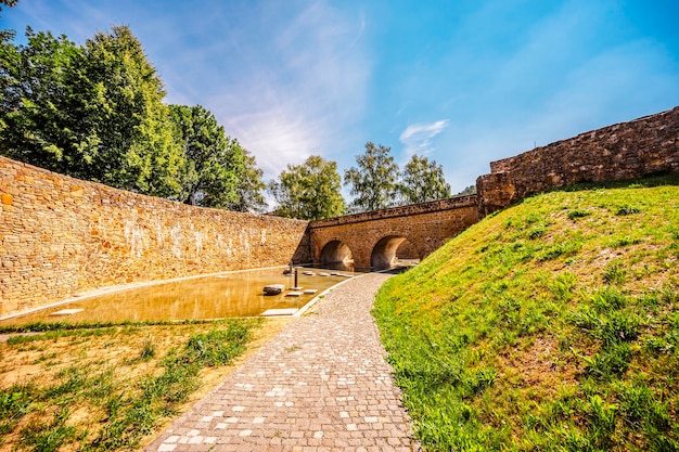 Mittelalterliche Festungsmauer der Stadt Bardejov Turm in der Altstadt Slowakei UNESCO-Altstadt Die Burgmauern rund um den Bardejov-Platz