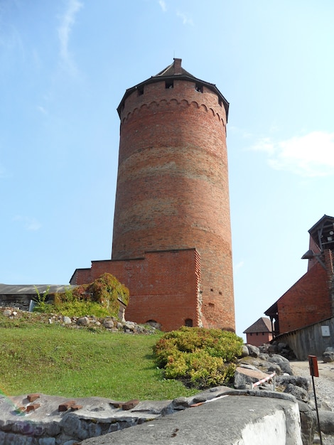 Mittelalterlicher Turm des Turaida-Schlosses