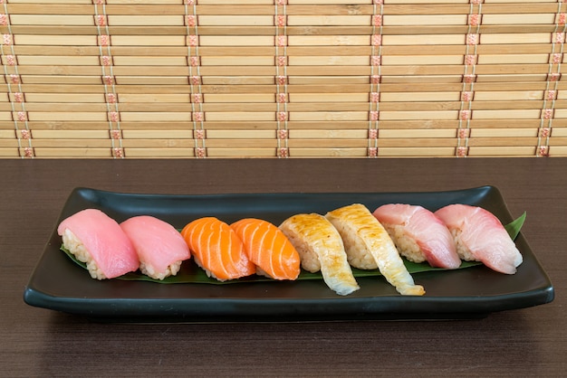 mix sushi set