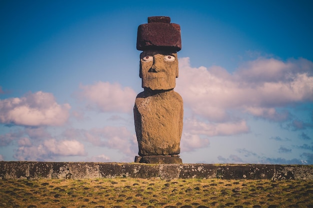 Moai en ahu tongariki isla de pascua chile