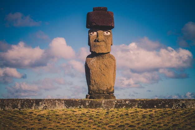 Moai em ahu tongariki, ilha da Páscoa no Chile