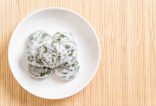 mochi de chá verde com feijão vermelho