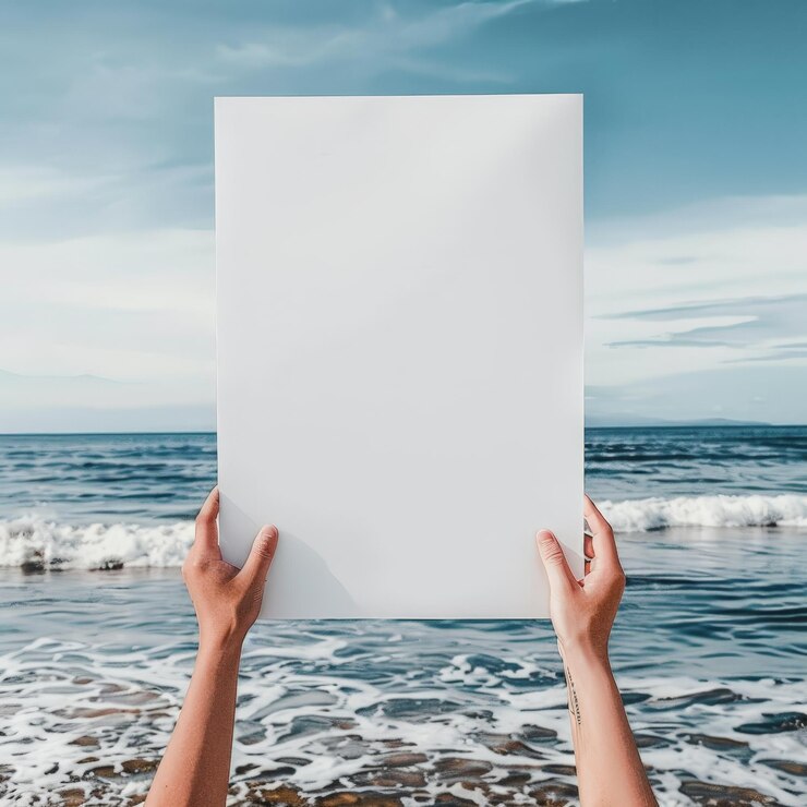 Mockup de cartel en blanco en manos de la persona listo para el concepto de publicidad y promoción de diseño personalizado