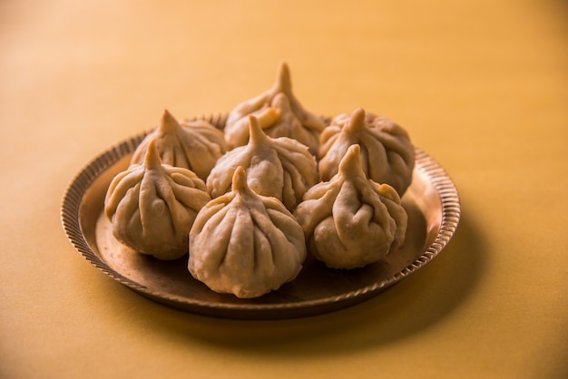 Modak é um bolinho de massa doce indiano oferecido a Lord Ganapati no Festival de Ganesh Chaturthi. Comida de festival indiana