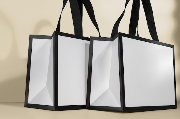 Modelagem de um saco de papel branco com borda preta e alças de tecido preto