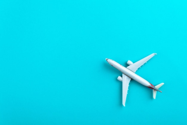 Modelo de avión, avión en color azul pastel