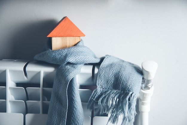 Foto modelo de casa con pañuelo en casa