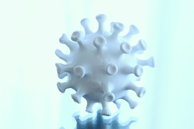 Modelo de coronavirus aislado sobre fondo blanco, foto de micro virus