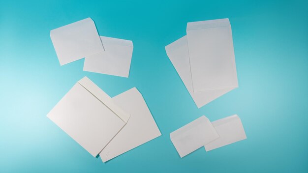 Modelos de sobres de papel sin logotipo en diferentes tamaños