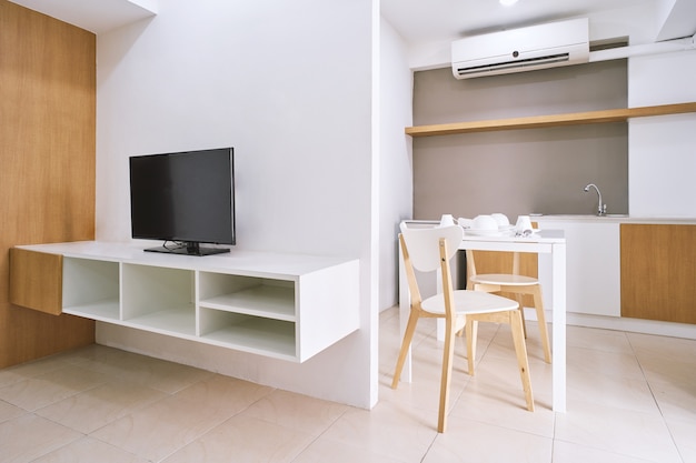 Moderna sala de estar decoração de apartamentos com móveis embutidos