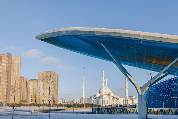 Moderne architektonische städtische Stadt Astana futuristische Gebäude Moschee Nursultan Astana Kasachstan