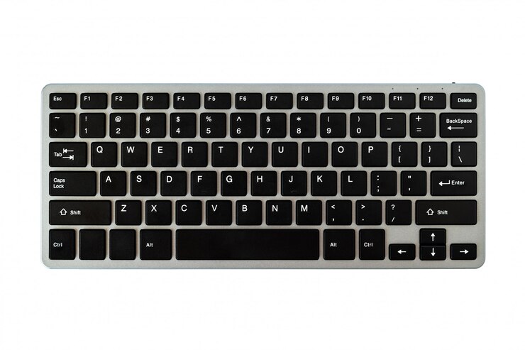 Foto moderne computertastatur lokalisiert auf weiß