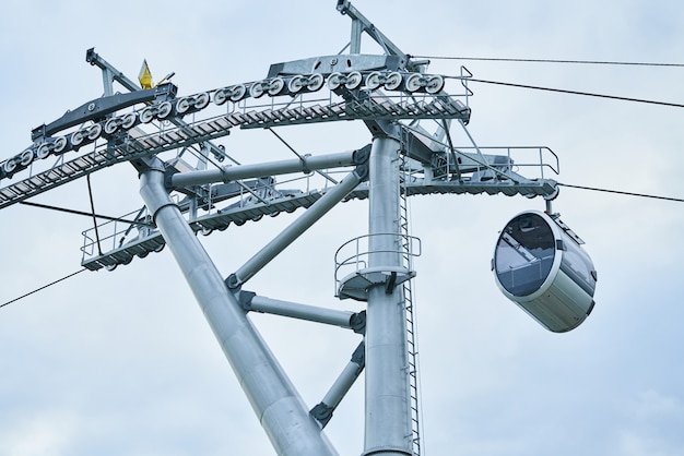 Moderne leistungsstarke zuverlässige Standseilbahn Russland Moskau Park Vorobyovy Gory.