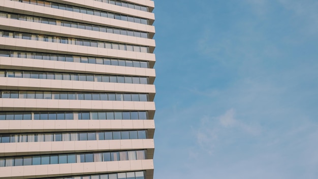 moderner Hausfensterhintergrundabschluß oben