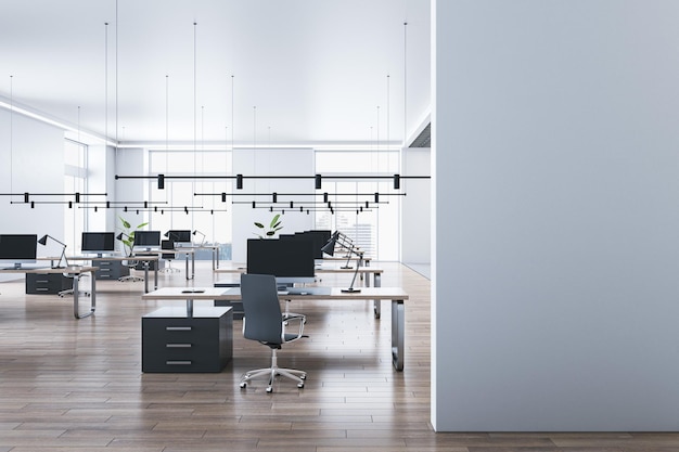 Modernes, geräumiges Coworking-Bürointerieur aus Beton und Holz mit leerem, weißem Platz an der Wand, Ausstattungsmöbeln und Panoramafenster mit 3D-Darstellung mit Blick auf die Stadt