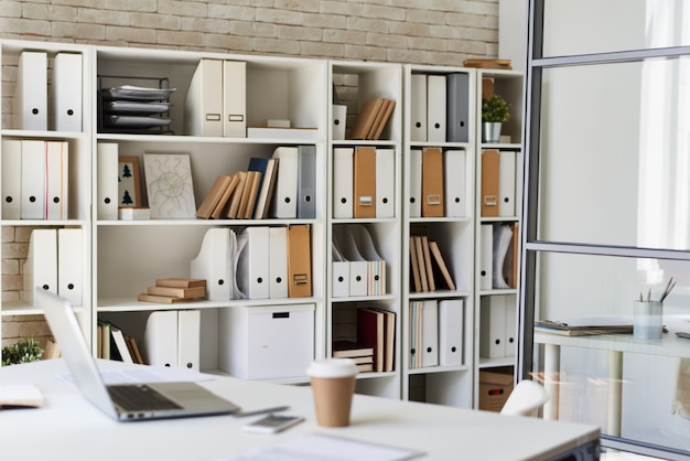 Modernes weißes Büro