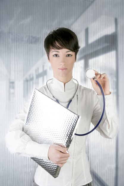 Modernes zukünftiges Doktorfrauenstethoskop auf Silber
