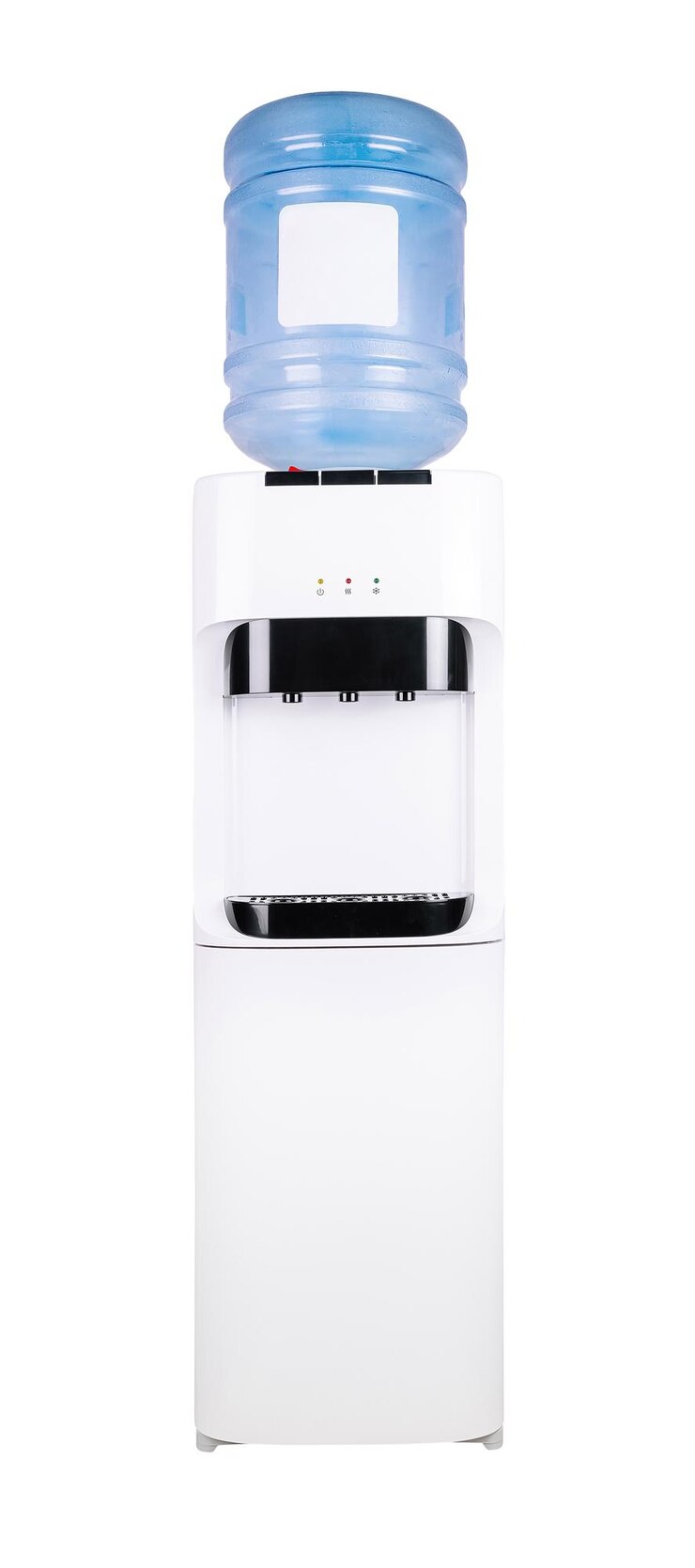 Moderno enfriador de agua que dispensa agua refrescante sobre un fondo blanco
