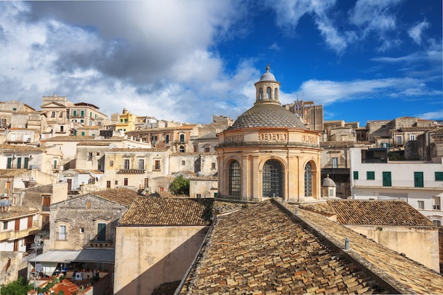 Modica Sicilia Italia desde la Catedral de San Giorgio