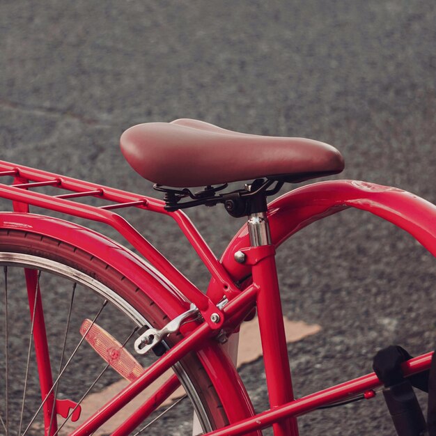 Foto modo de transporte en bicicleta en la ciudad