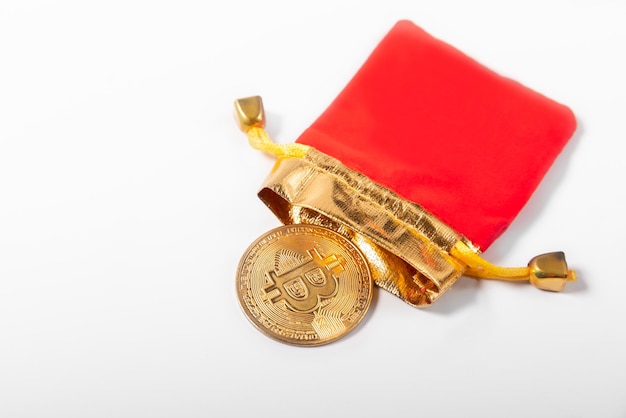 Moeda cripto bitcoin moeda de ouro em bolso vermelho presente do negócio blockchain do investidor para troca de moeda no mercado blockchain de tecnologia econômica financeira