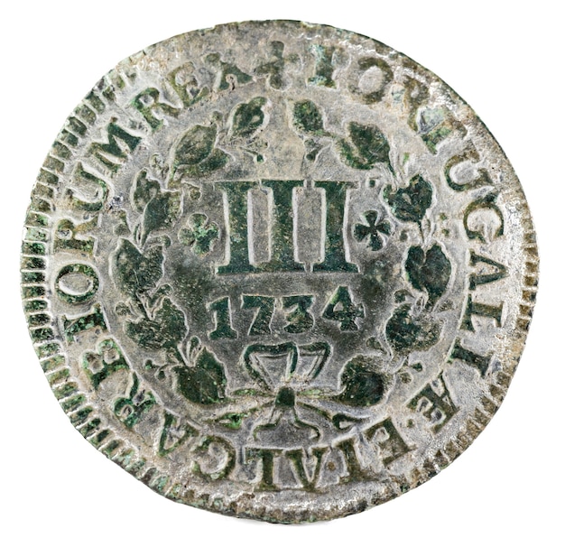 Moeda de cobre antiga de Portugal. 3 réis do Rei Ioannes V de Portugal. 1734. Reverse.