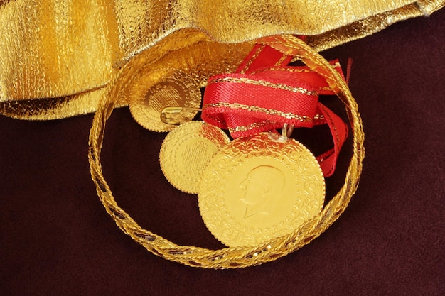 Foto moeda de ouro turca pulseira de ouro colar de moeda de ouro turca