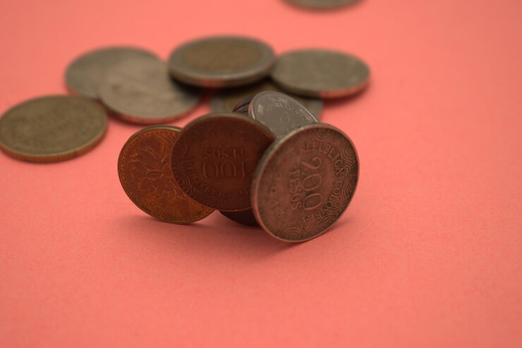 Foto moedas de peso colombiano