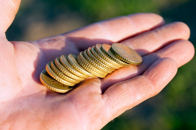 Moedas fotografadas em close-up da União Europeia - o euro. Pouca profundidade de campo