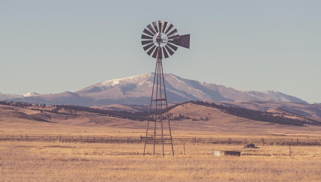 Moinho de Vento envelhecido no Colorado