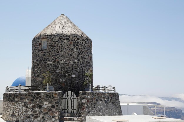 Moinho de vento na ilha Grécia de Santorini