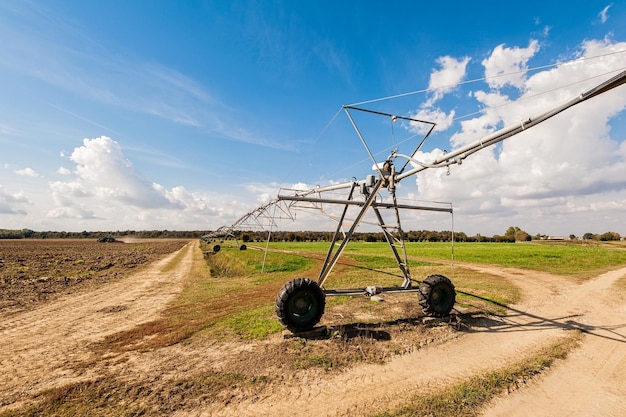 Foto moinho de vento no campo contra o céu