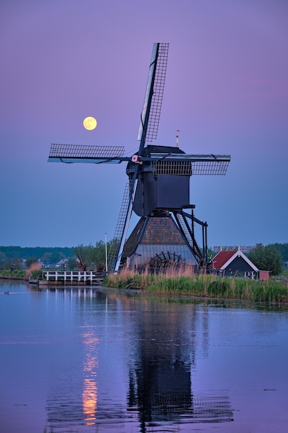 Moinhos de vento em kinderdijk, na Holanda