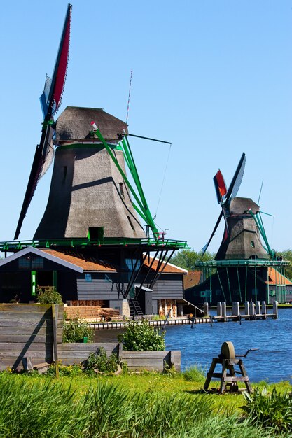 Moinhos na Holanda, marco tradicional e direto do país