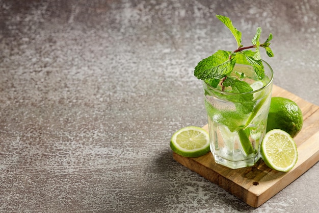 Mojito Bebida feita com hortelã de limão e rum