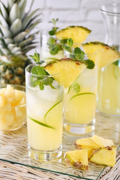 Mojito cóctel de piña