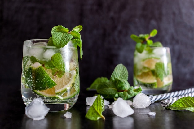 Mojito Cubano Eisgetränk mit Limette und Minze