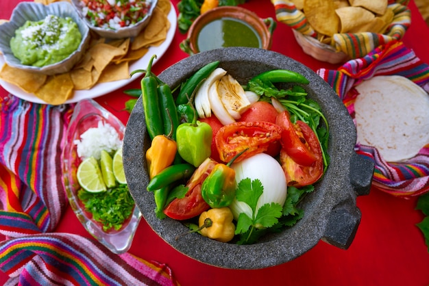 Molcajete para salsa de chile ranchera y chile