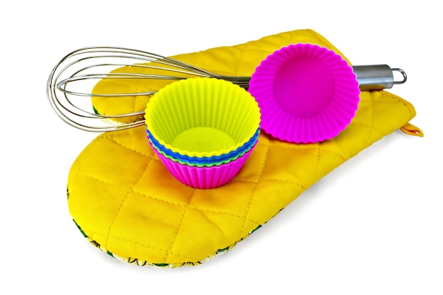 Foto moldes para cupcakes com batedeira no pegador amarelo