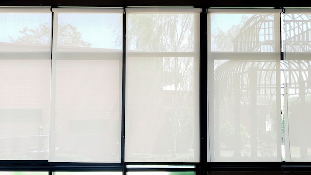 Moldura de janela de espelho transparente com cortina para proteger a luz solar flare light