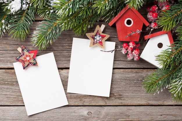 Molduras para fotos em branco de natal e abeto