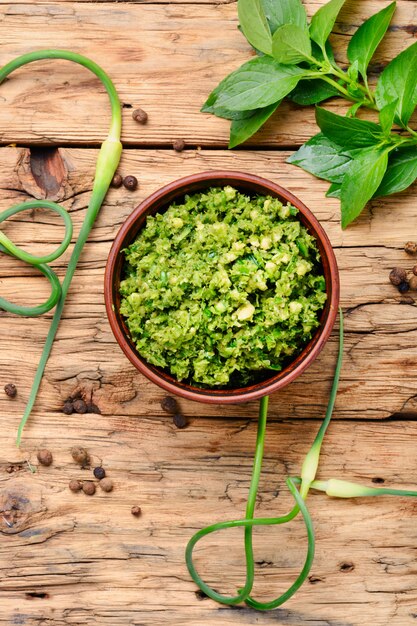 Molho delicioso pesto de manjericão