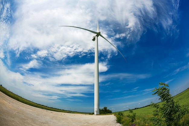 Molino de viento y generación de energía eólica