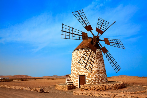 Foto molino de viento de tefia fuerteventura en canarias