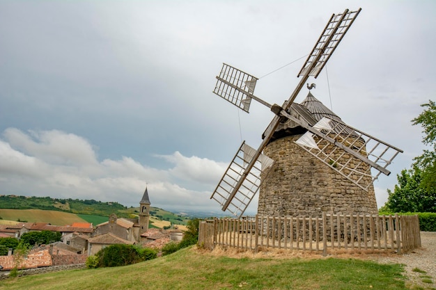 Molino de viento típico en Lautrec