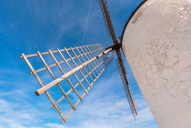 Molinos de viento Don Quijote en Consuegra, Toledo, España.