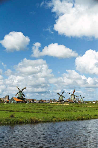 molinos de viento en holanda zaanse schans