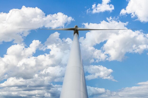 Foto molinos de viento para la producción de energía eléctrica parque eólico de alternativa renovable y sostenible